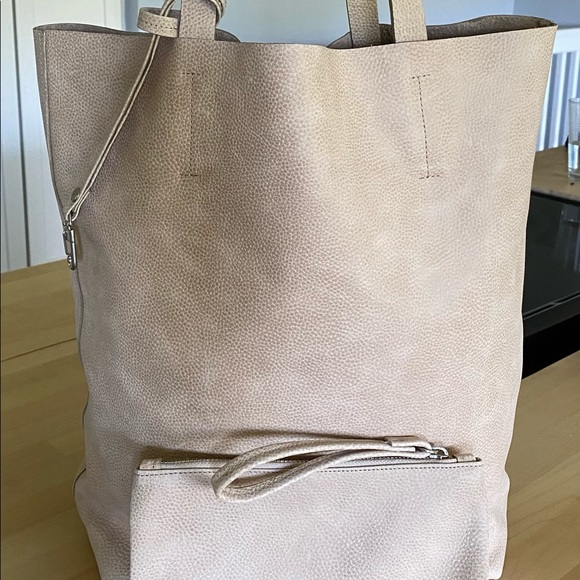 Genuine Leather tote - Picture 2 of 5